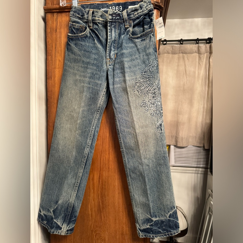 Gap kids 1969 embroidered jeans. Size 8, slim.
